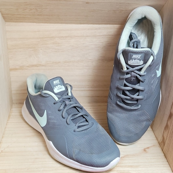 Nike Womens City Trainer Gray Shoes - Picture 2 of 10